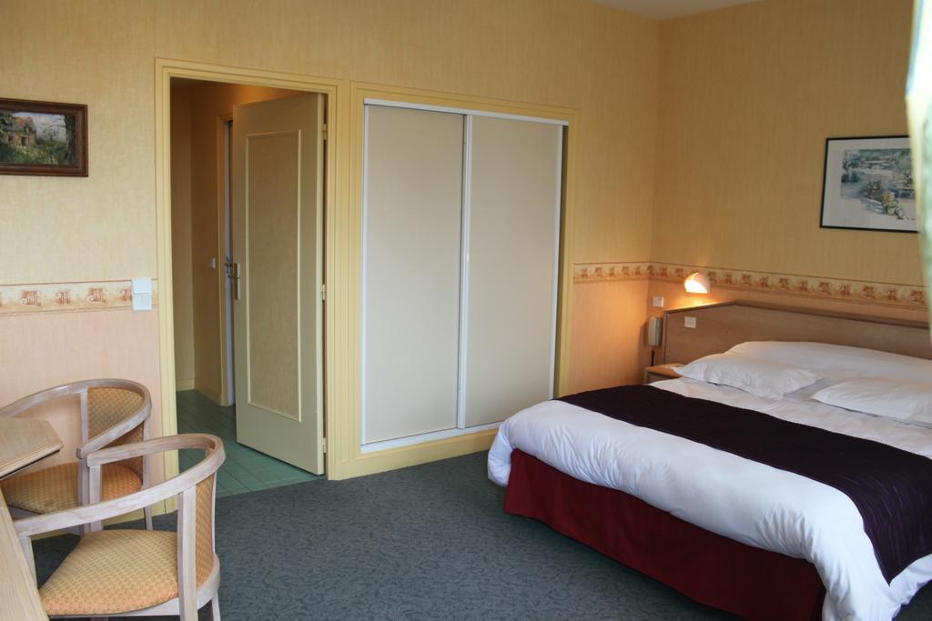 Hotel Des Bains Lancieux Phòng bức ảnh